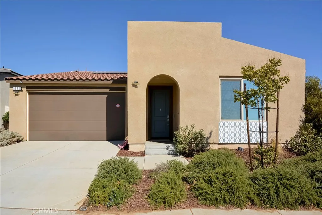 1532 Sky Vista Way, Beaumont, California 92223 home-pic-1