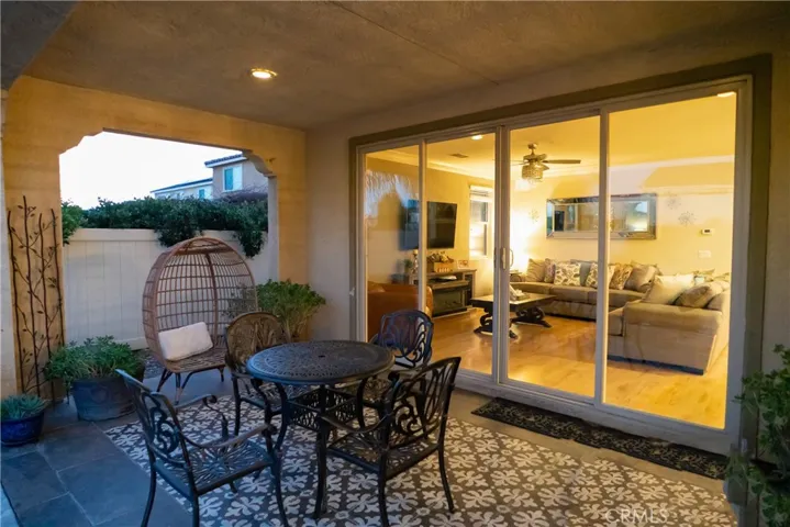 backyard with california covered patio