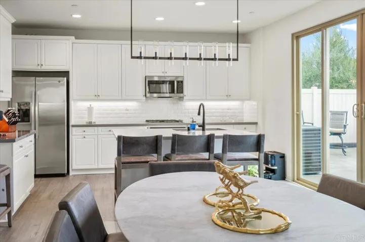 dining room/kitchen