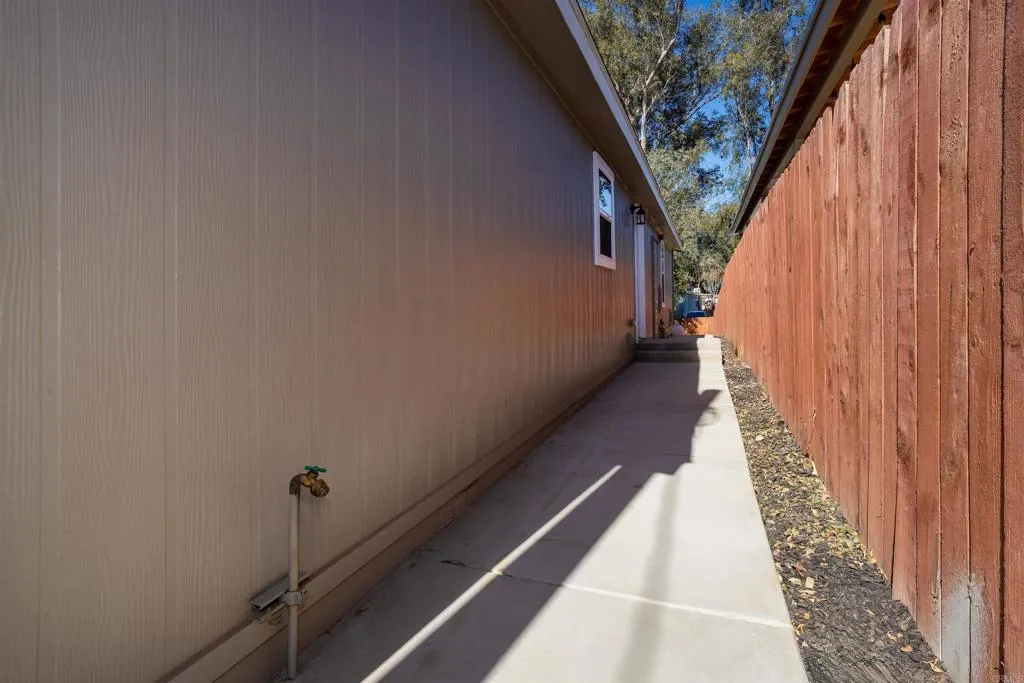 36752 Oleander Avenue, Lake Elsinore, California 92532 home-pic-18