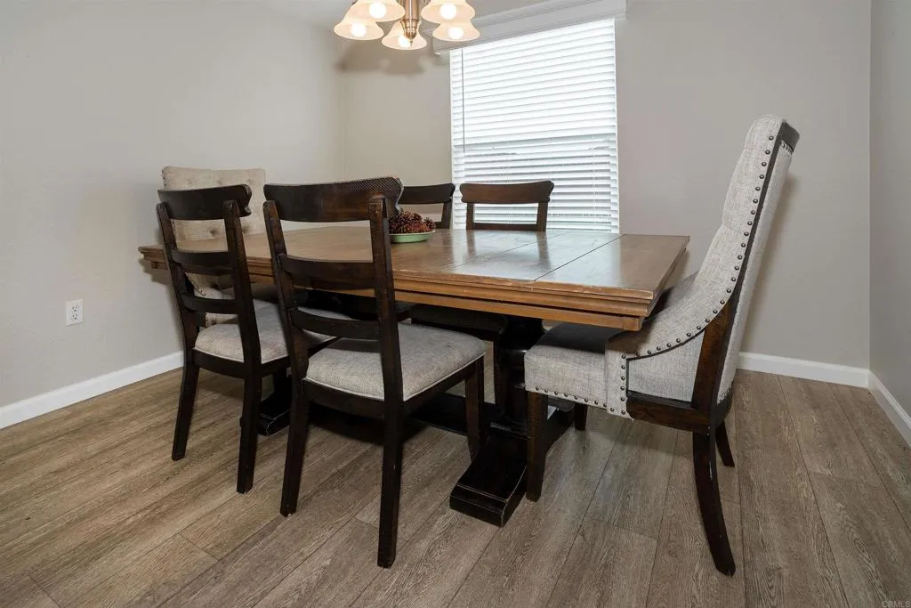 36752 Oleander Avenue, Lake Elsinore, California 92532 home-pic-8