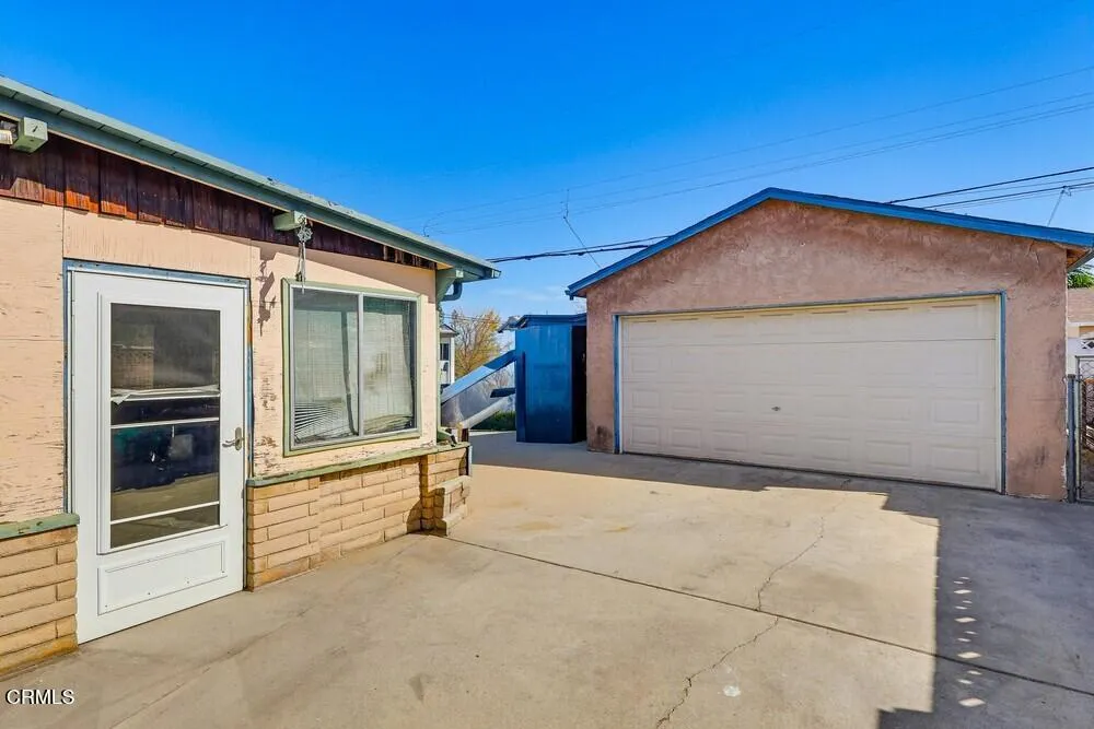 8414 Cravell Avenue, Pico Rivera, California 90660 home-pic-25