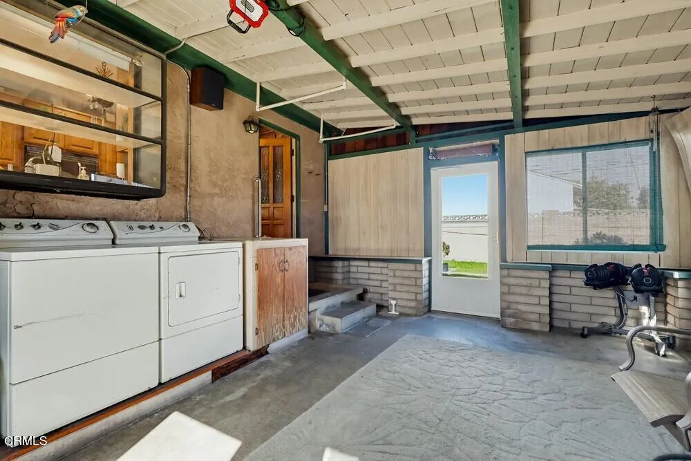 8414 Cravell Avenue, Pico Rivera, California 90660 home-pic-23