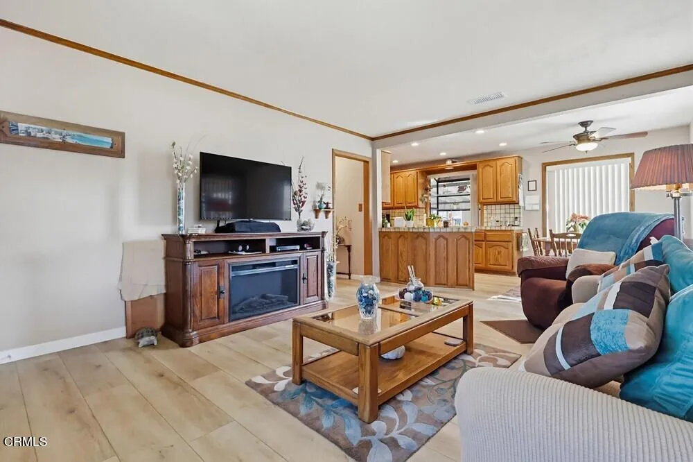 8414 Cravell Avenue, Pico Rivera, California 90660 home-pic-6