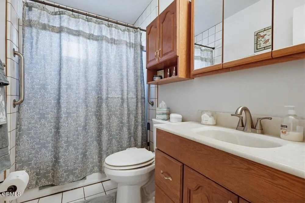 8414 Cravell Avenue, Pico Rivera, California 90660 home-pic-16