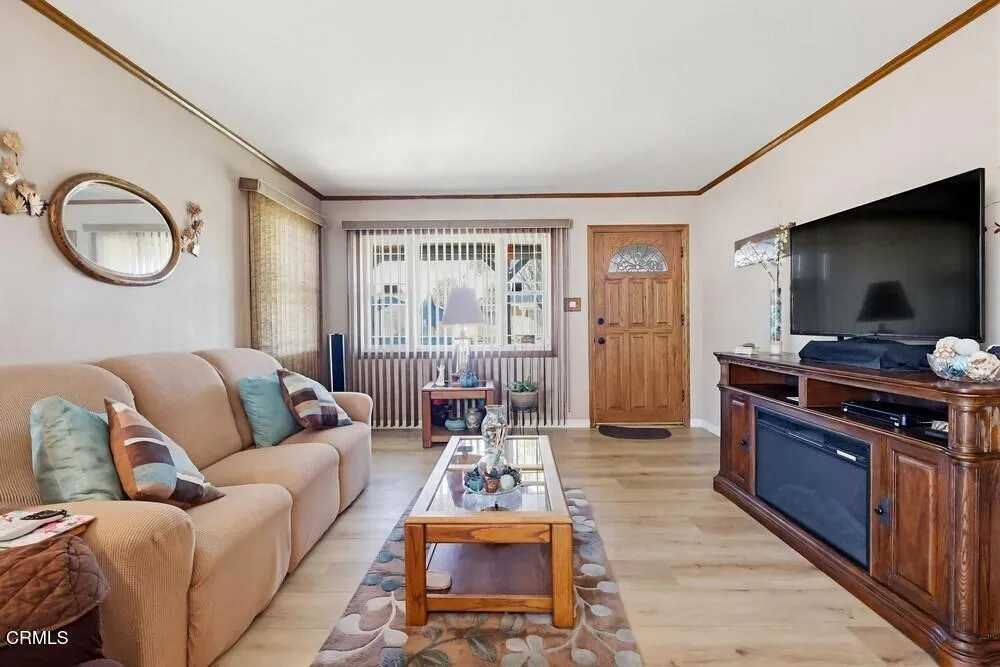 8414 Cravell Avenue, Pico Rivera, California 90660 home-pic-7