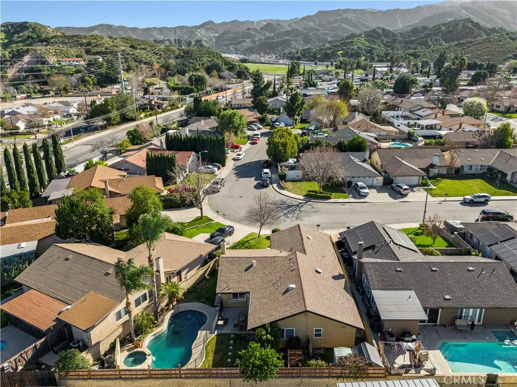 24305 Cheryl Kelton Place, Newhall, California 91321 home-pic-33