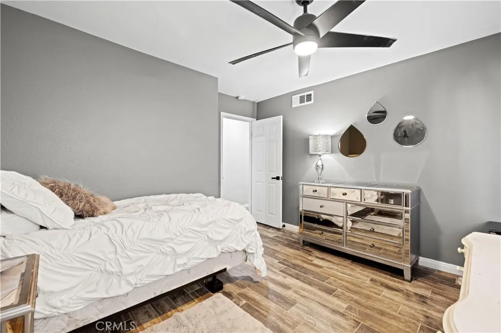 24305 Cheryl Kelton Place, Newhall, California 91321 home-pic-20