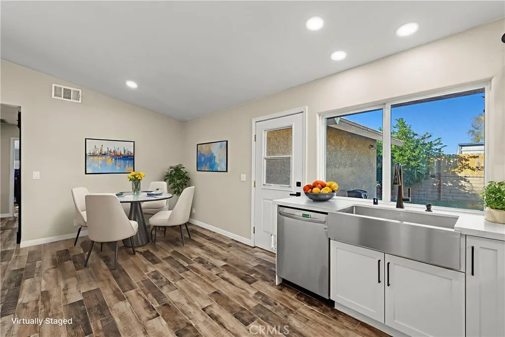 24305 Cheryl Kelton Place, Newhall, California 91321 home-pic-12