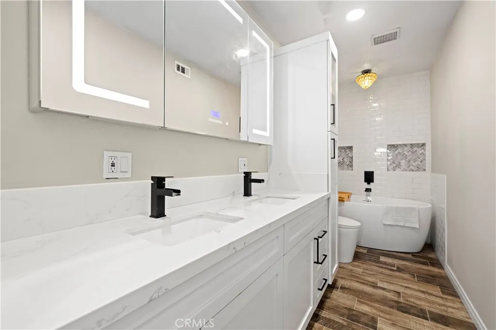 24305 Cheryl Kelton Place, Newhall, California 91321 home-pic-18