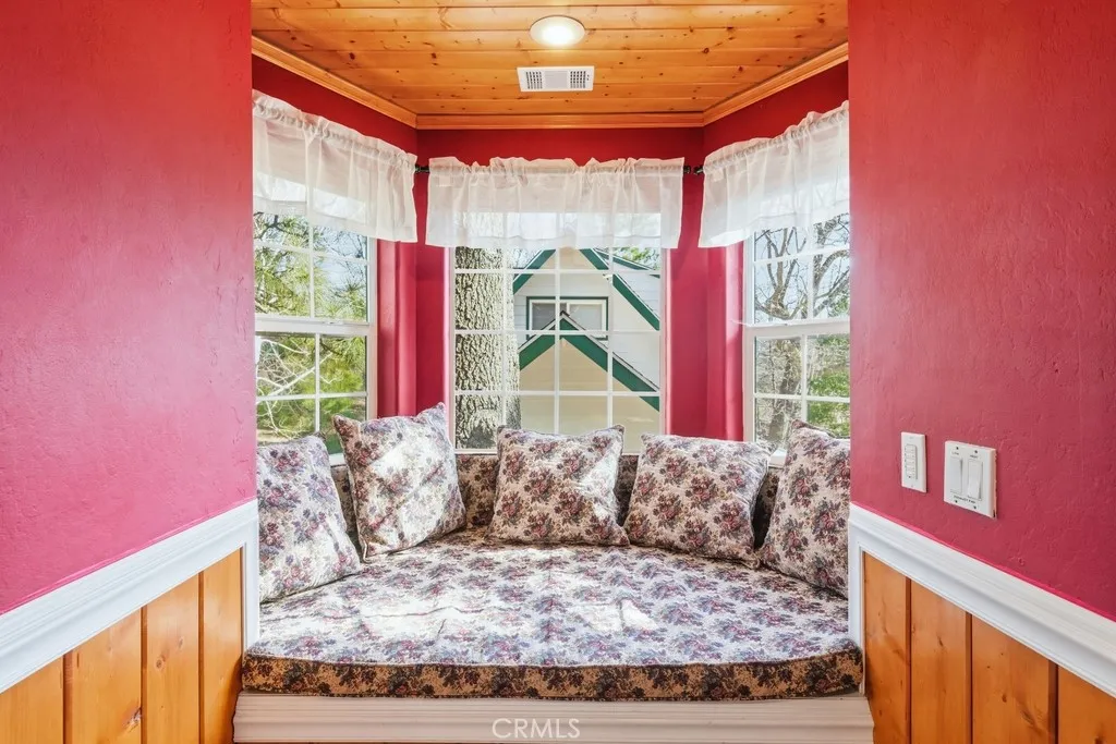 28070 West Shore Road, Lake Arrowhead, California 92352 home-pic-15