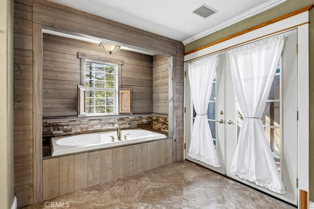 28070 West Shore Road, Lake Arrowhead, California 92352 home-pic-25