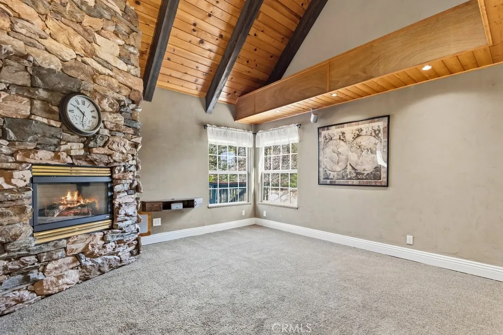 28070 West Shore Road, Lake Arrowhead, California 92352 home-pic-17