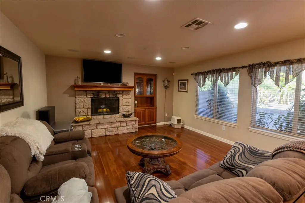 3772 Elm, San Bernardino, California 92404 home-pic-17
