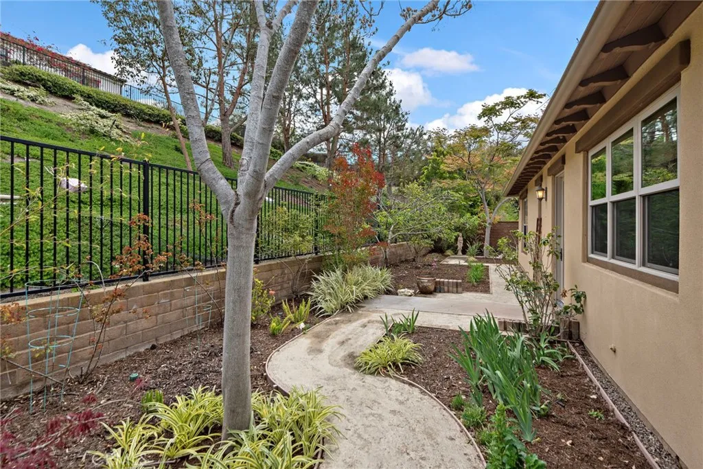 10 Gaucho Road, Ladera Ranch, California 92694 home-pic-31