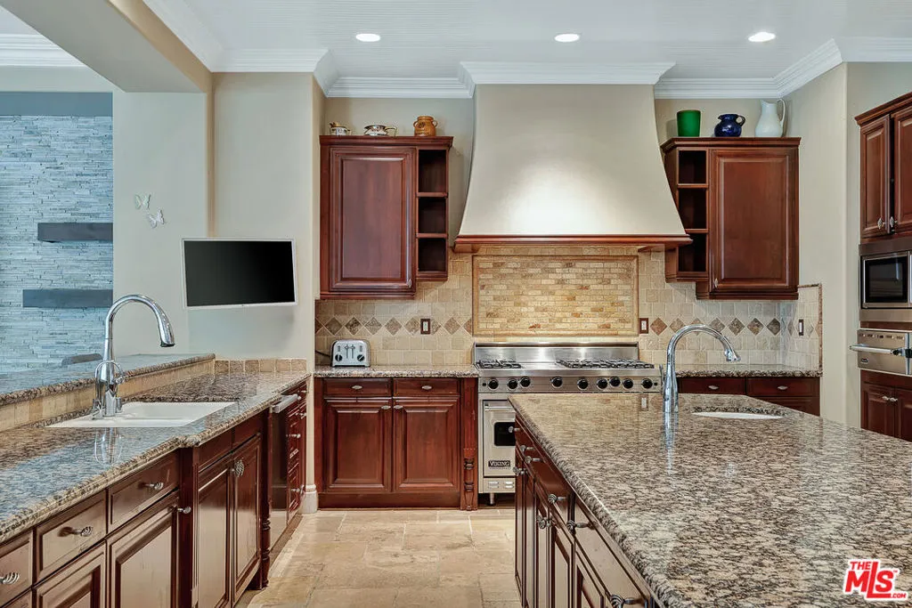 26706 Provence Drive, Calabasas, California 91302 home-pic-12