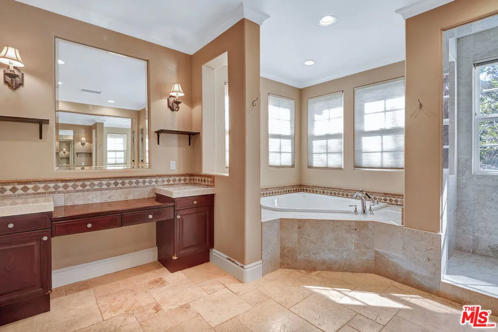 26706 Provence Drive, Calabasas, California 91302 home-pic-24