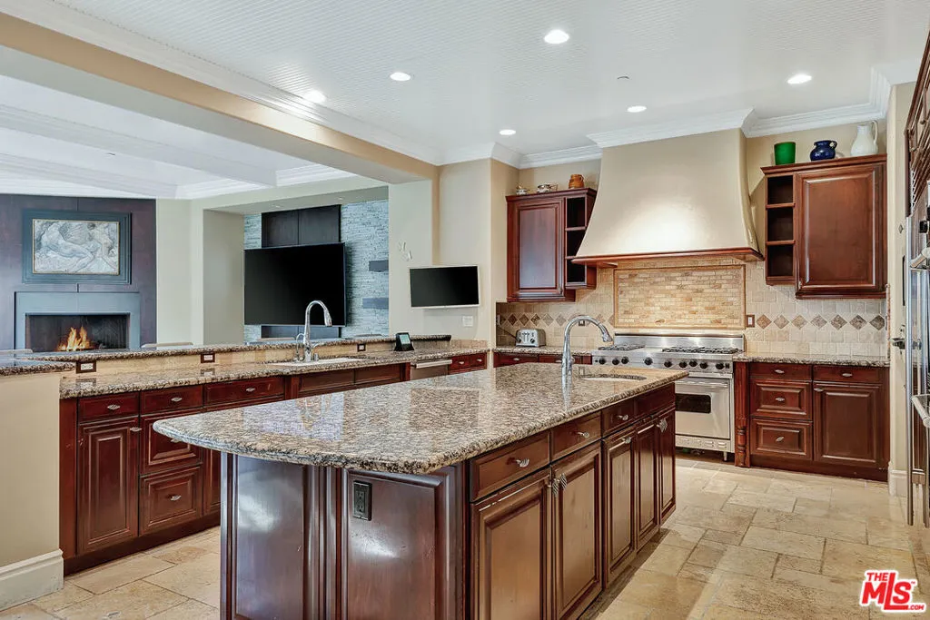 26706 Provence Drive, Calabasas, California 91302 home-pic-13