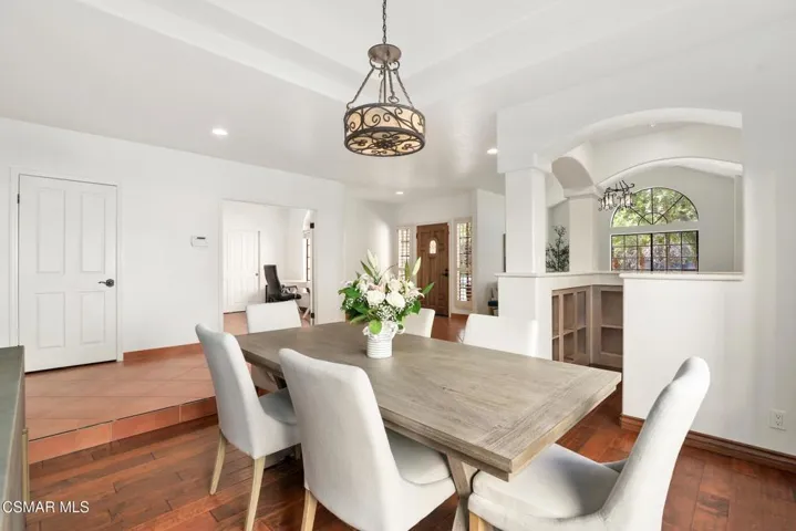 Formal Dining to Entry