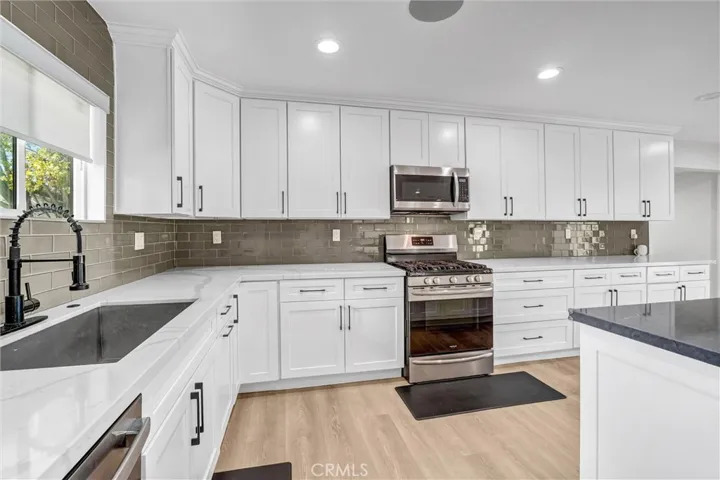 23245 Gonzales Drive, Woodland Hills, California 91367