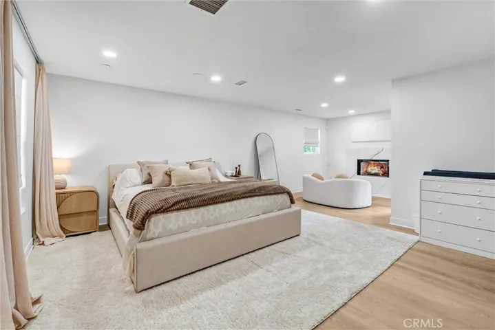 23245 Gonzales Drive, Woodland Hills, California 91367