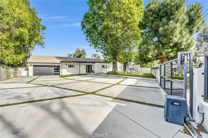 23245 Gonzales Drive, Woodland Hills, California 91367
