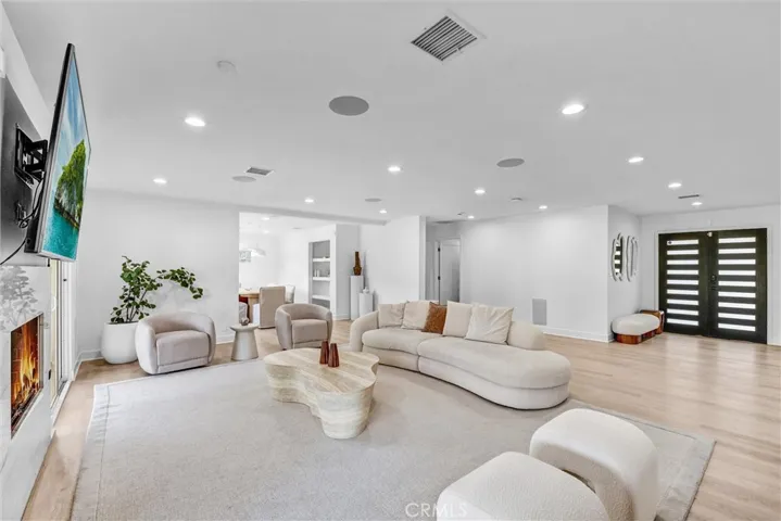 23245 Gonzales Drive, Woodland Hills, California 91367