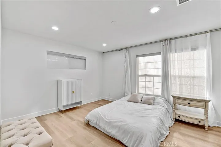 23245 Gonzales Drive, Woodland Hills, California 91367