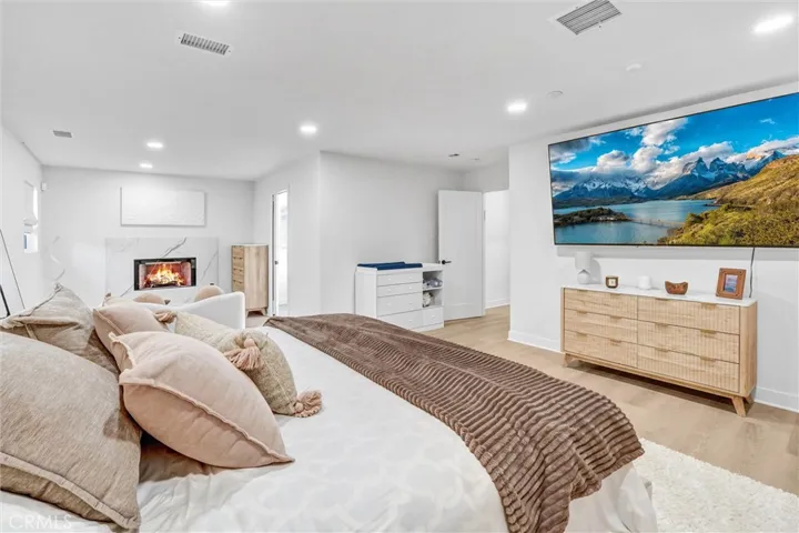23245 Gonzales Drive, Woodland Hills, California 91367