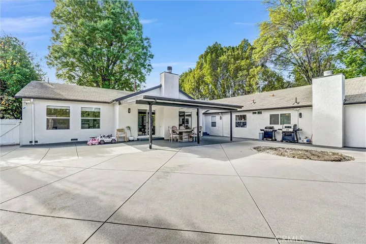 23245 Gonzales Drive, Woodland Hills, California 91367