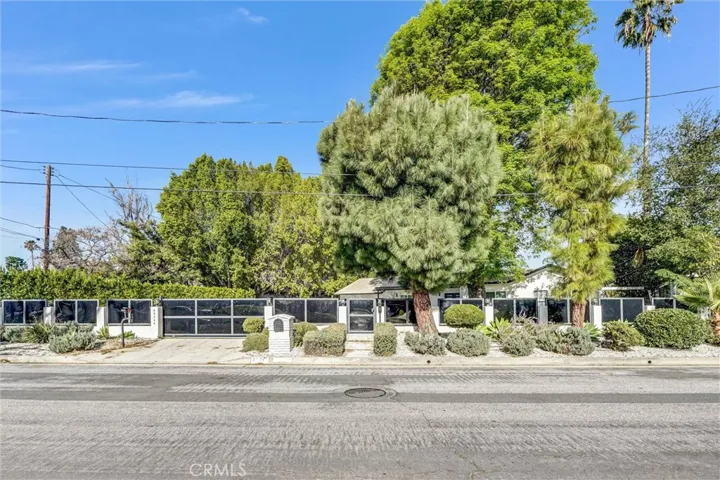 23245 Gonzales Drive, Woodland Hills, California 91367