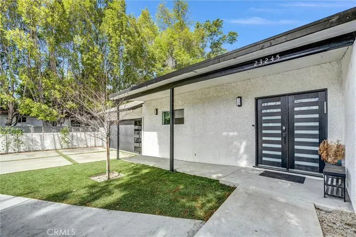 23245 Gonzales Drive, Woodland Hills, California 91367