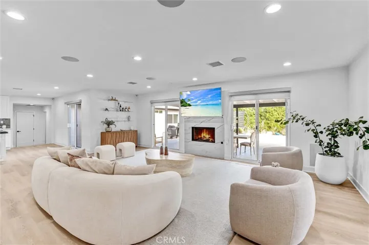 23245 Gonzales Drive, Woodland Hills, California 91367