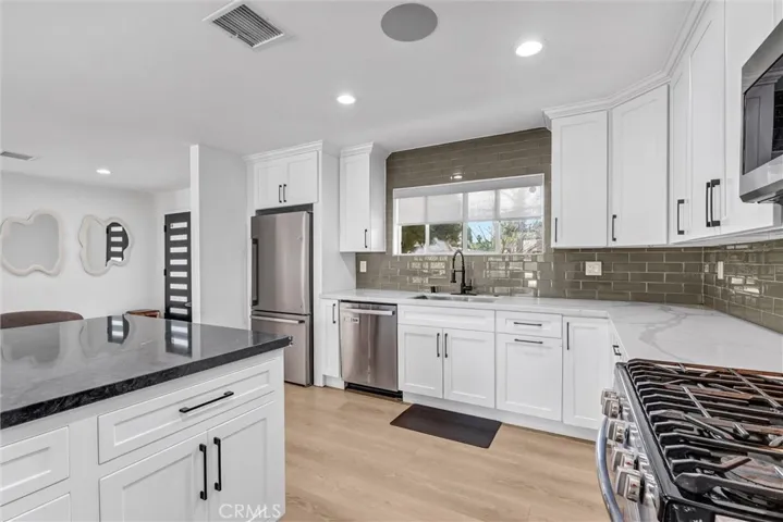 23245 Gonzales Drive, Woodland Hills, California 91367