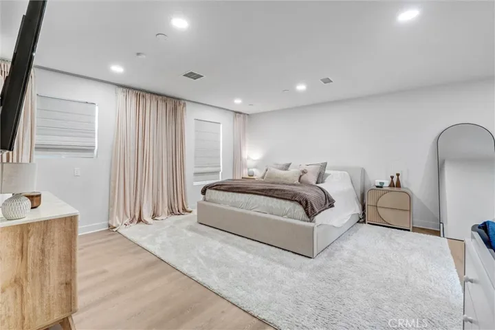 23245 Gonzales Drive, Woodland Hills, California 91367