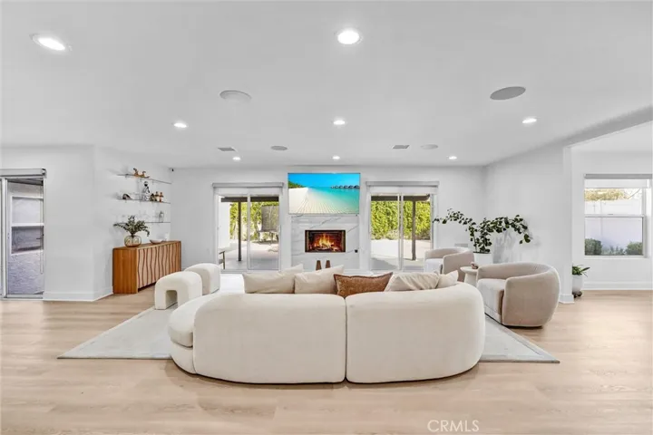 23245 Gonzales Drive, Woodland Hills, California 91367