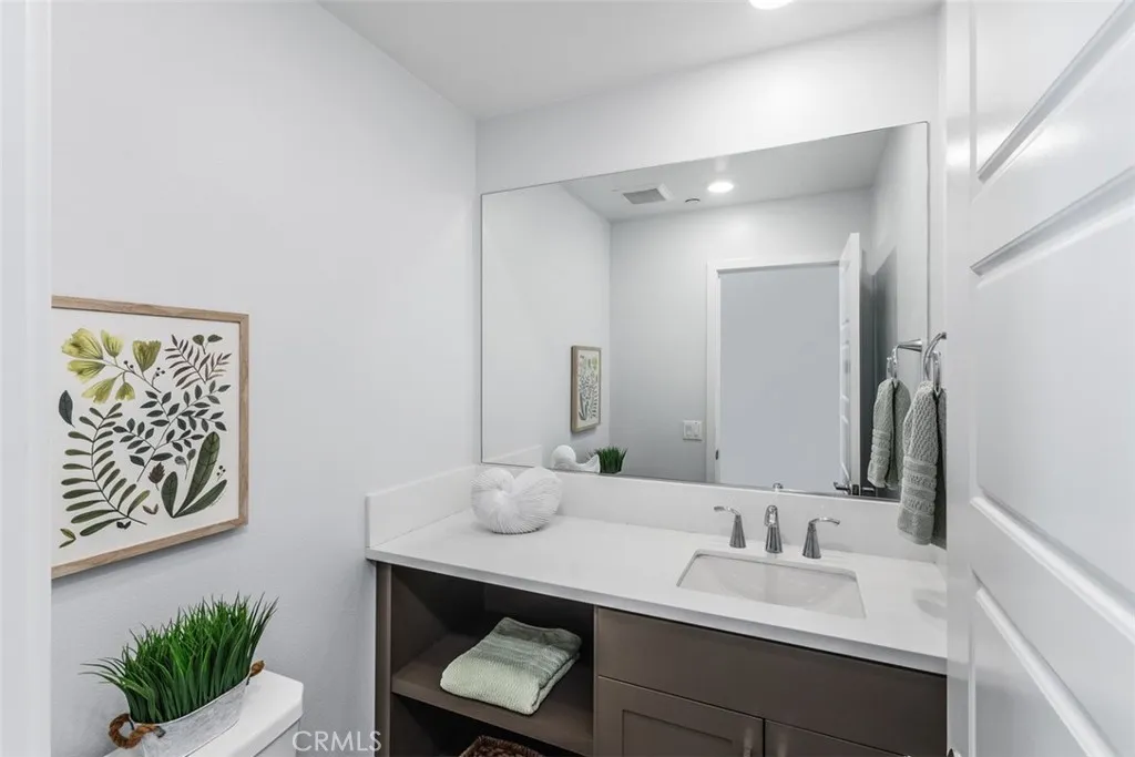 430 Transport, Tustin, California 92782 home-pic-18