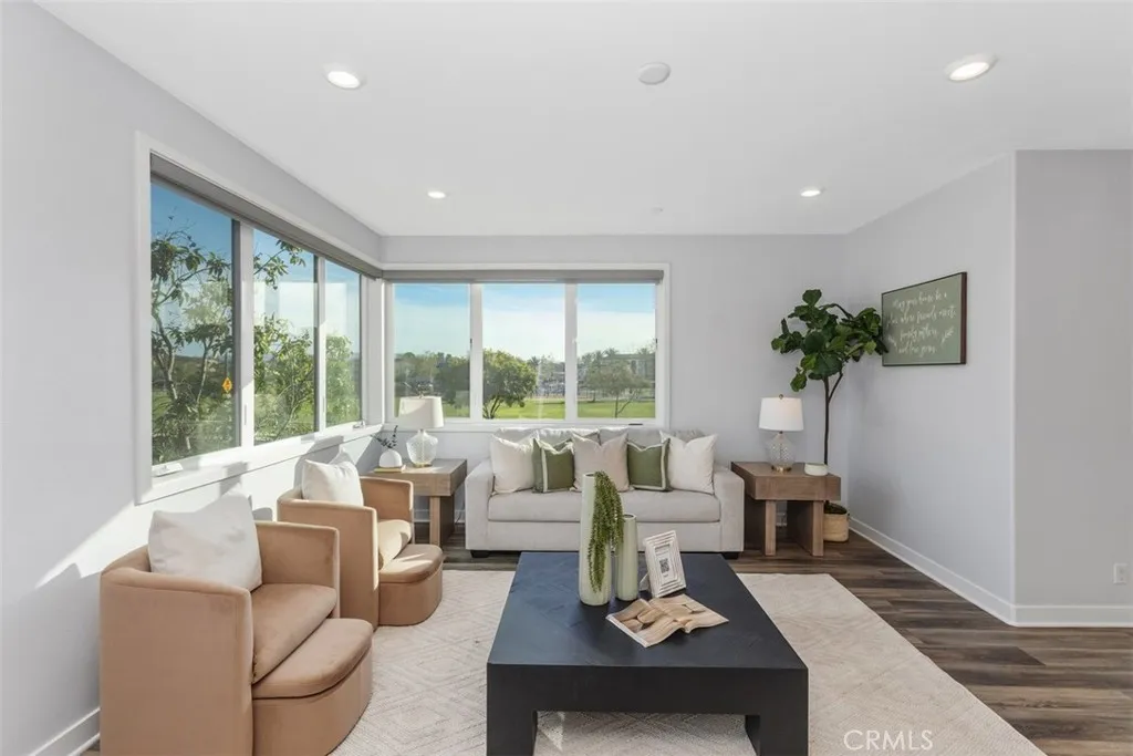 430 Transport, Tustin, California 92782 home-pic-13