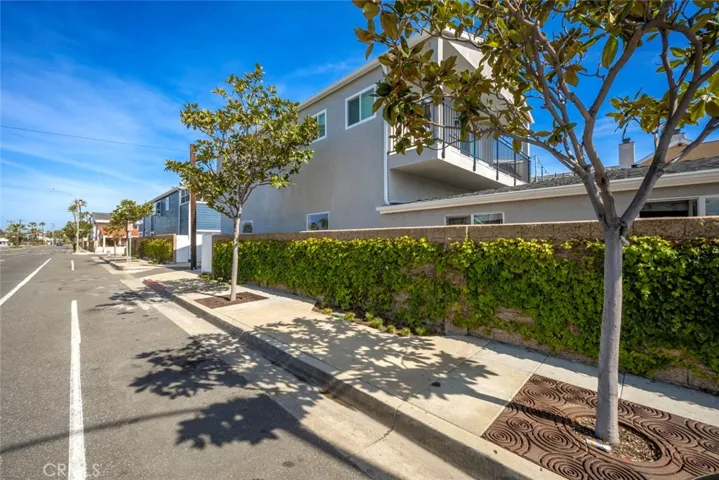 Corner Side of Duplex