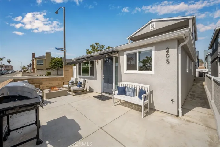 Lower Unit Patio w/ Fire Pit and BBQ