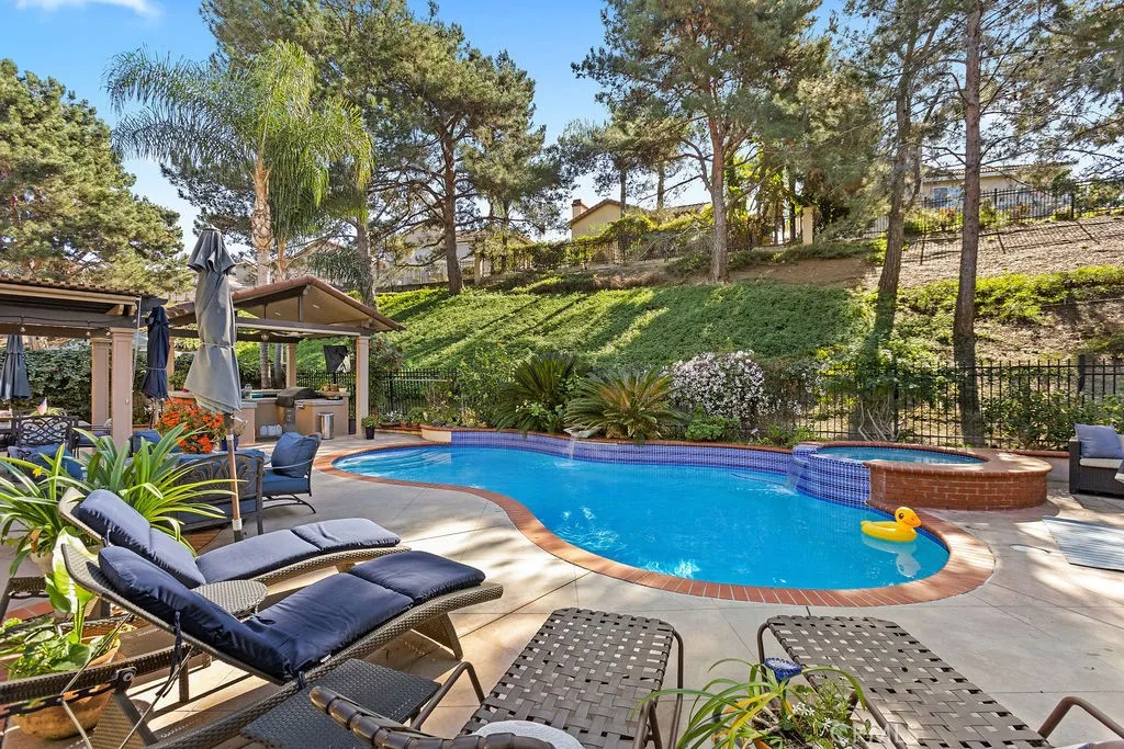 27852 Vicenza Court, Mission Viejo, California 92692 home-pic-7