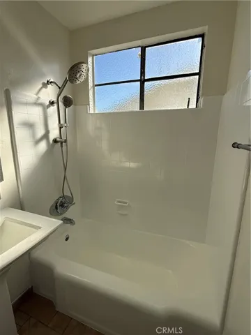 Bathtub