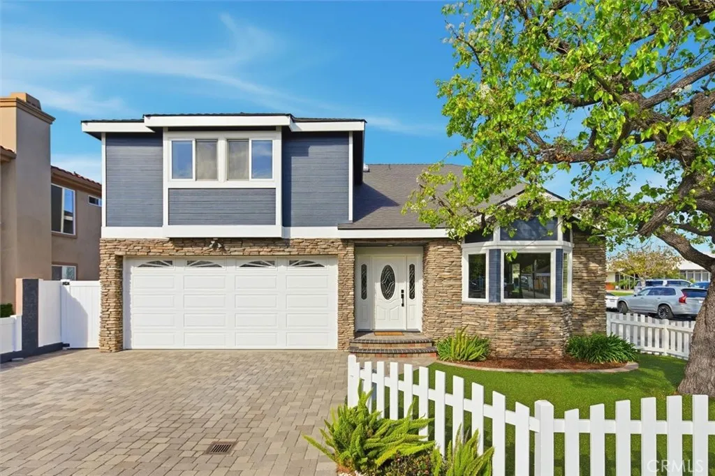 2315 Nelson, Redondo Beach, California 90278 home-pic-1
