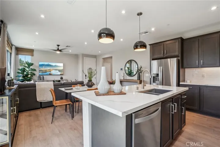 MODEL HOME