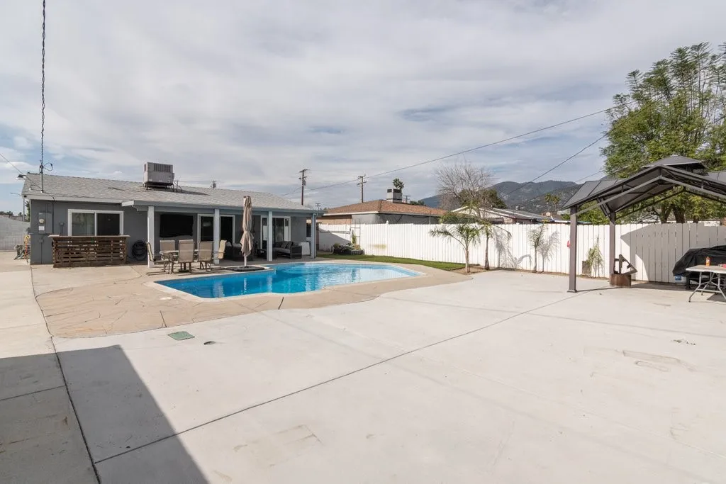 4127 N 4th, San Bernardino, California 92407 home-pic-24