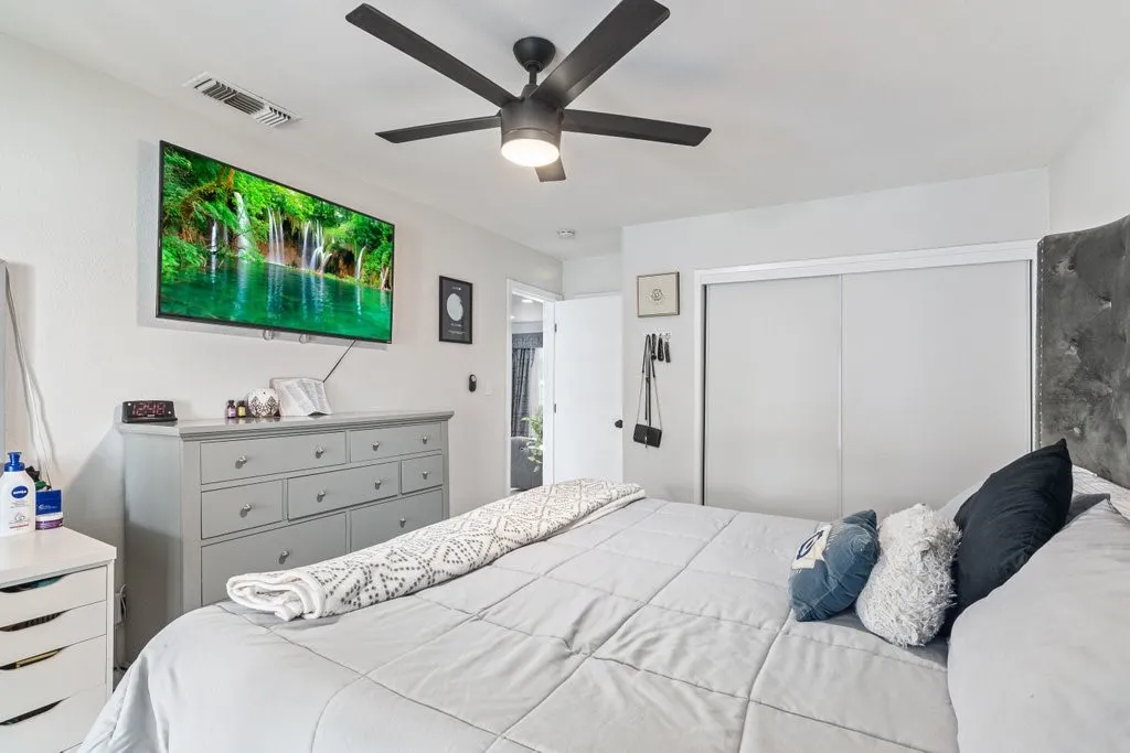 4127 N 4th, San Bernardino, California 92407 home-pic-15