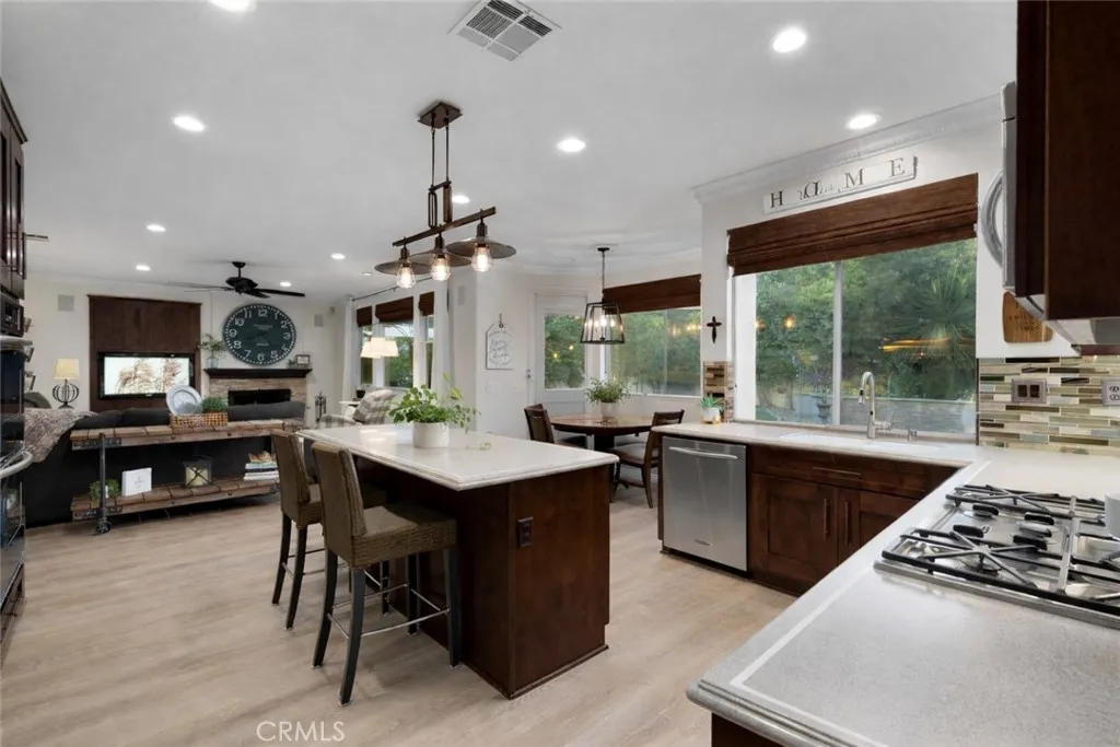 2384 Canyon Crest, La Verne, California 91750 home-pic-18