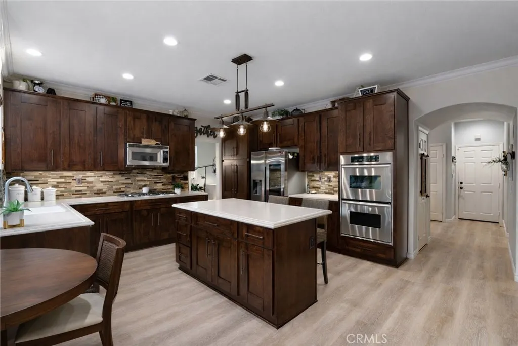 2384 Canyon Crest, La Verne, California 91750 home-pic-24