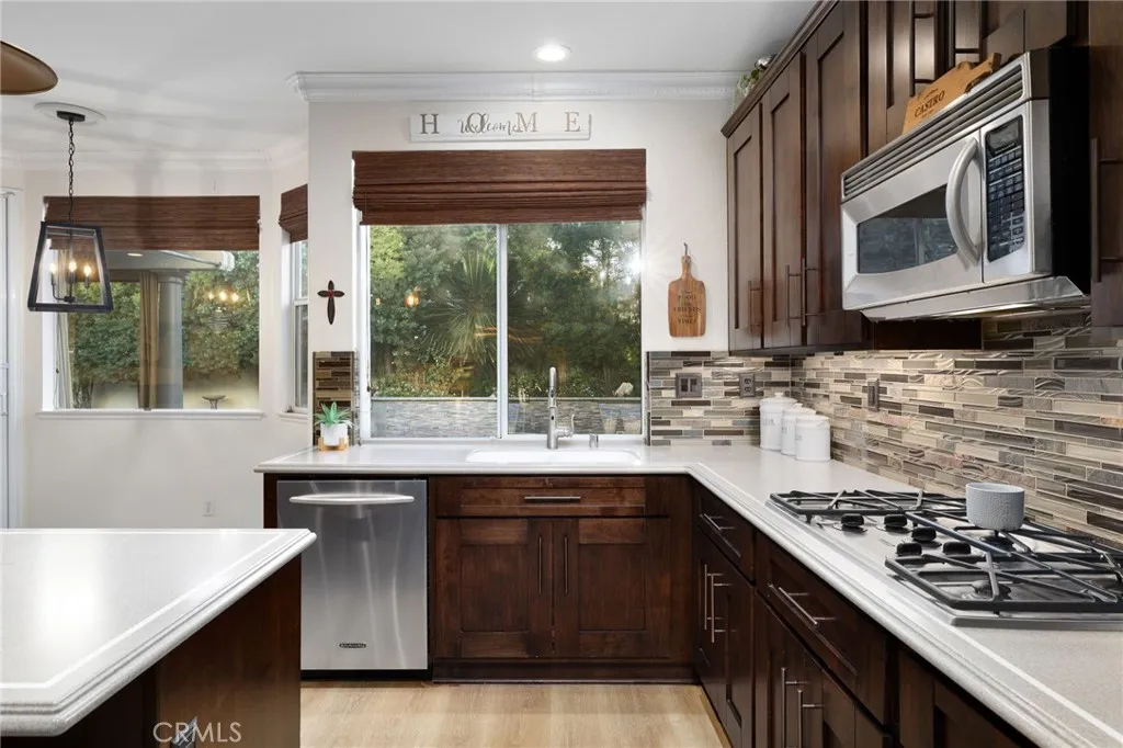 2384 Canyon Crest, La Verne, California 91750 home-pic-22