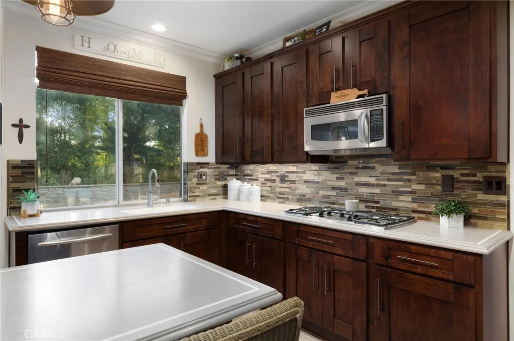 2384 Canyon Crest, La Verne, California 91750 home-pic-21
